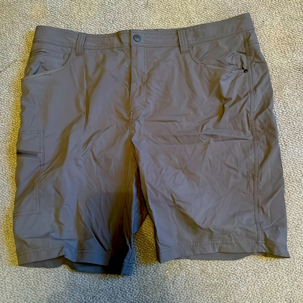 Royal Robbin’s active fit 42x10” men’s shorts